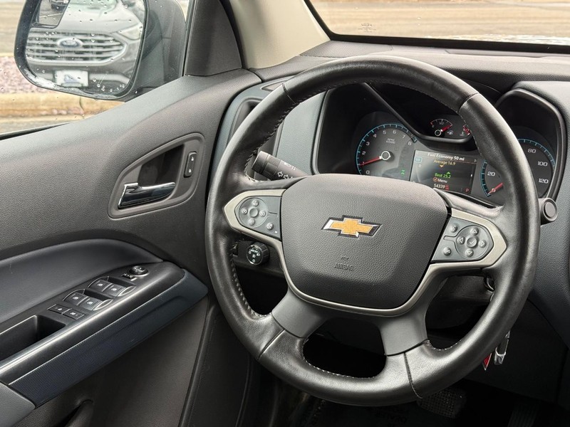 Chevrolet Colorado Vehicle Full-screen Gallery Image 13
