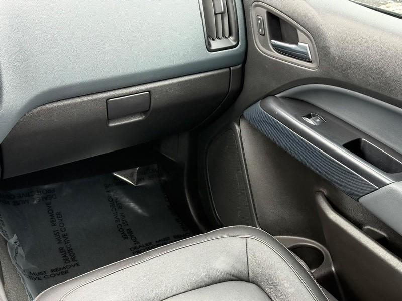 Chevrolet Colorado Vehicle Full-screen Gallery Image 14