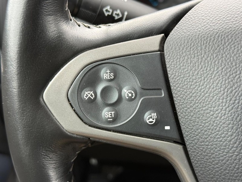 Chevrolet Colorado Vehicle Full-screen Gallery Image 15