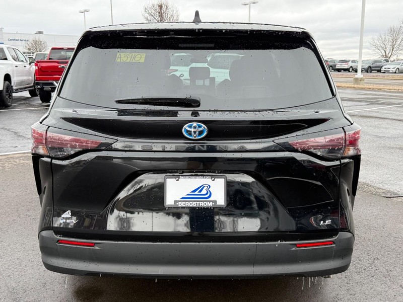 Toyota Sienna Vehicle Image 04