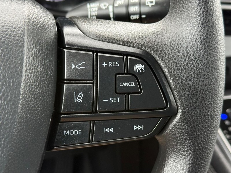 Toyota Sienna Vehicle Image 17