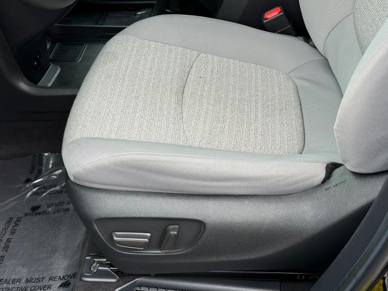 Toyota Sienna Vehicle Image 22