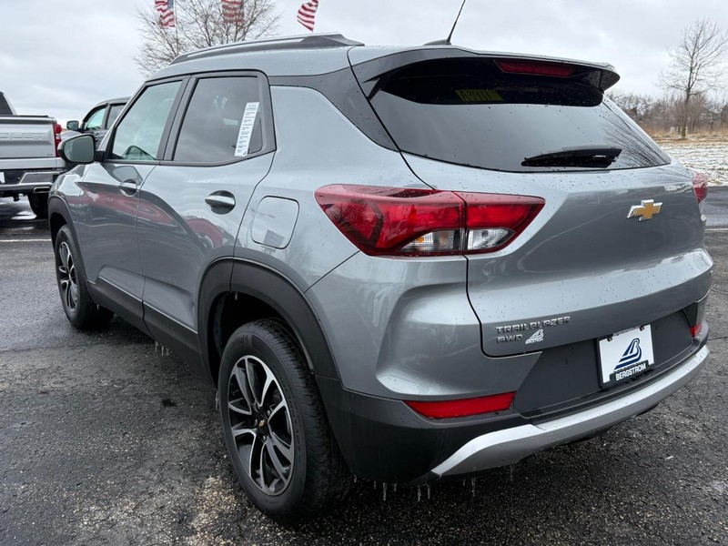 Chevrolet Trailblazer Vehicle Full-screen Gallery Image 06