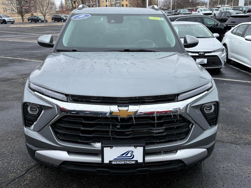 Chevrolet Trailblazer Vehicle Full-screen Gallery Image 09