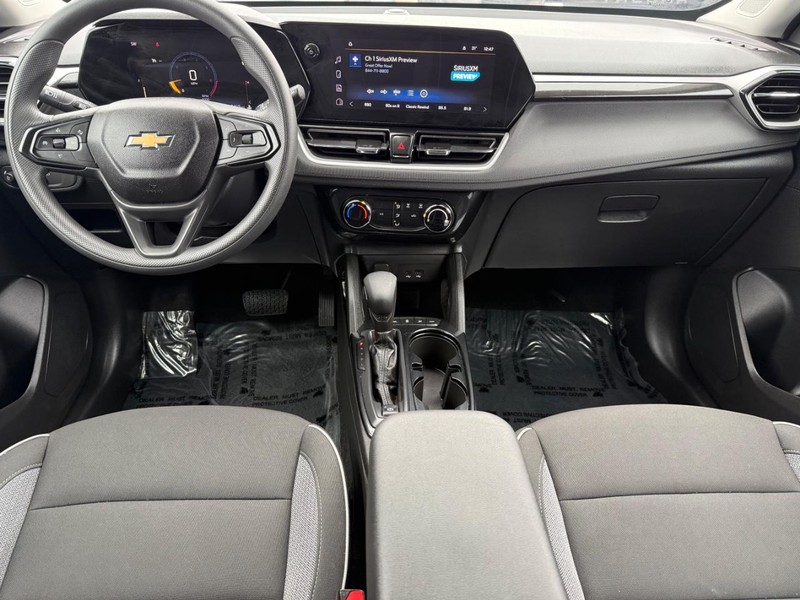 Chevrolet Trailblazer Vehicle Full-screen Gallery Image 11