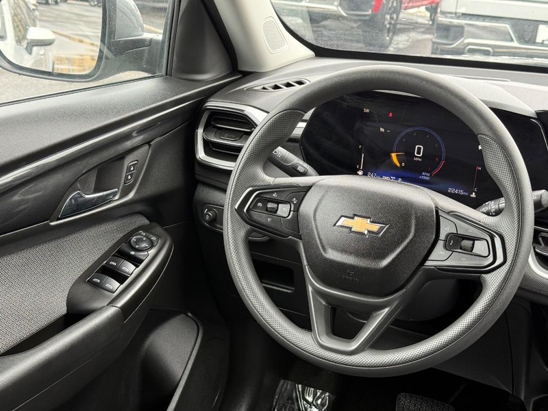 Chevrolet Trailblazer Vehicle Full-screen Gallery Image 14