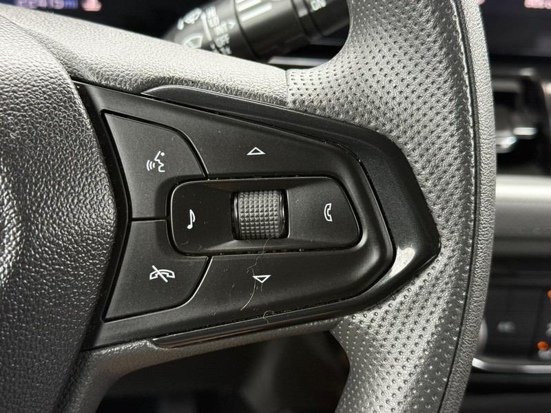 Chevrolet Trailblazer Vehicle Full-screen Gallery Image 17