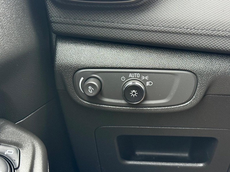 Chevrolet Trailblazer Vehicle Full-screen Gallery Image 21