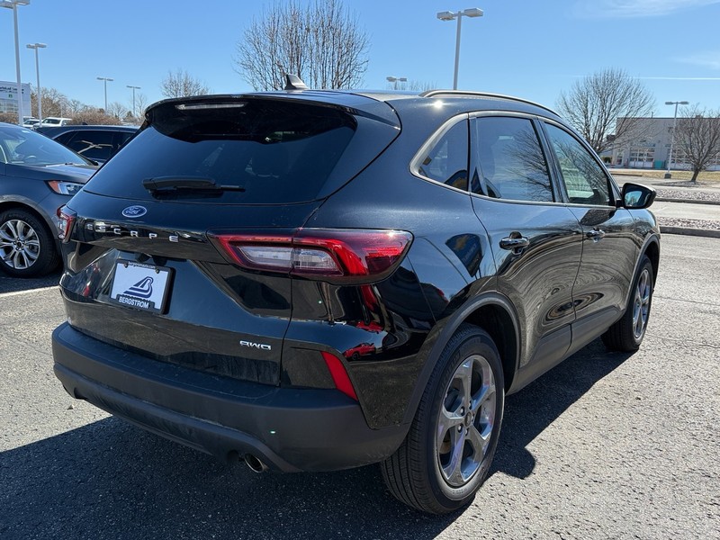 Ford Escape Vehicle Image 03