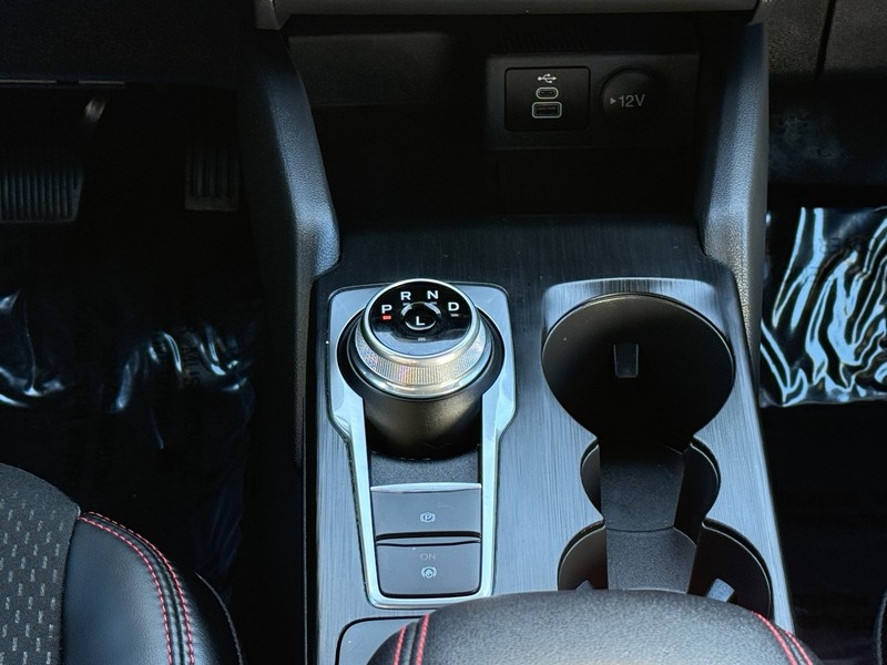 Ford Escape Vehicle Image 13