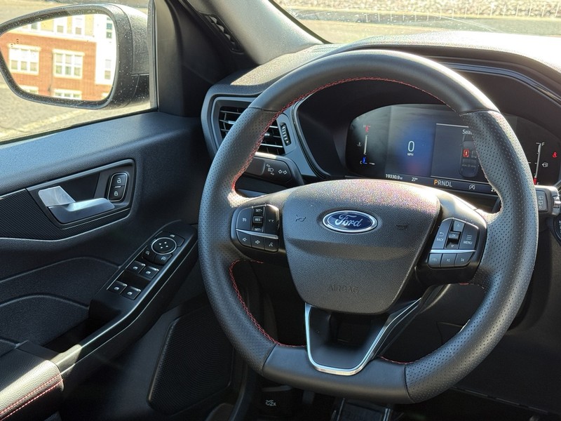 Ford Escape Vehicle Image 14