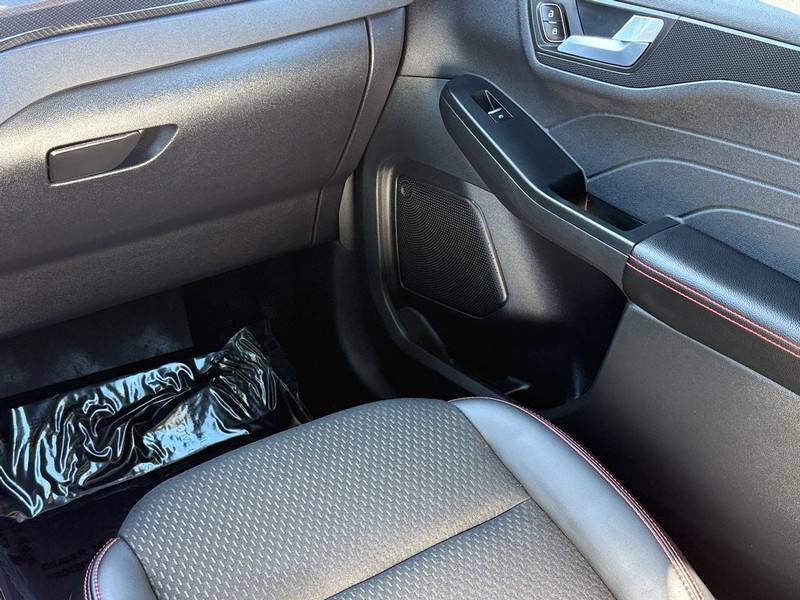 Ford Escape Vehicle Image 15