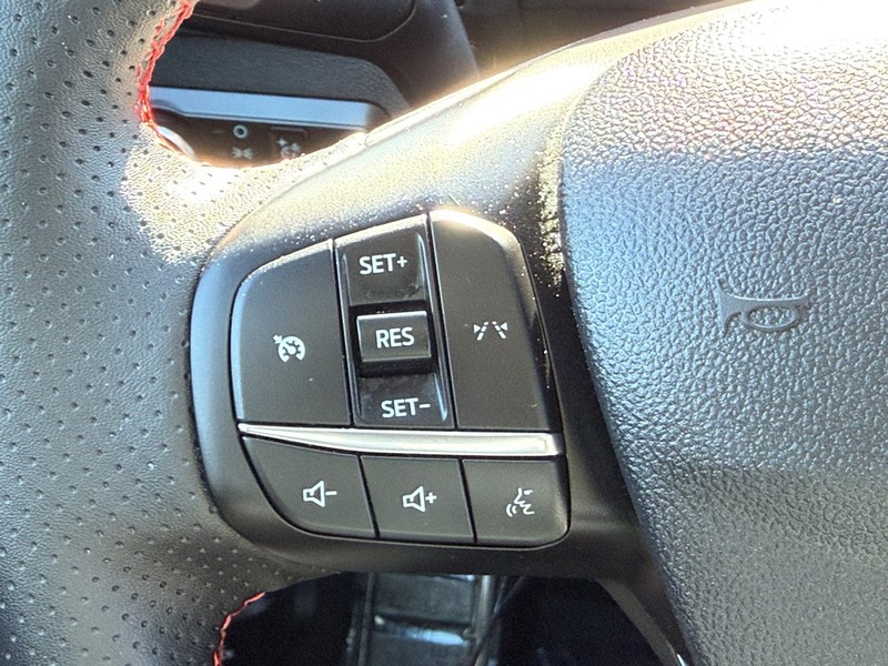 Ford Escape Vehicle Image 16