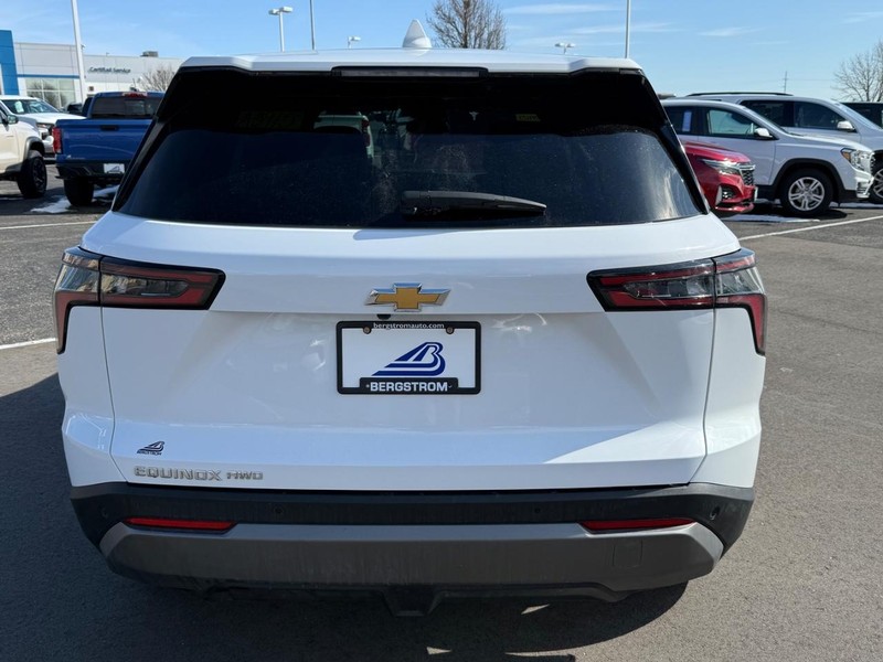 Chevrolet Equinox Vehicle Image 04