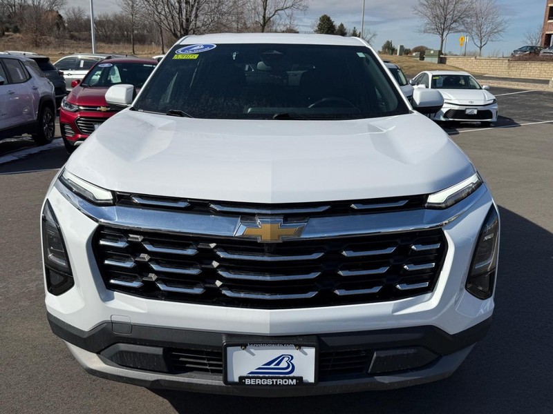 Chevrolet Equinox Vehicle Image 09