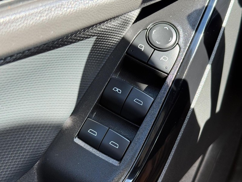 Chevrolet Equinox Vehicle Image 20