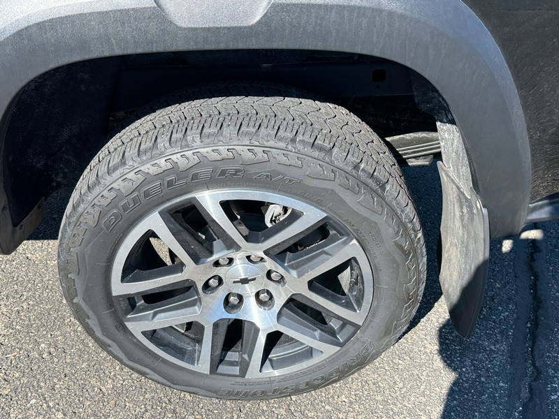 Chevrolet Colorado Vehicle Full-screen Gallery Image 07