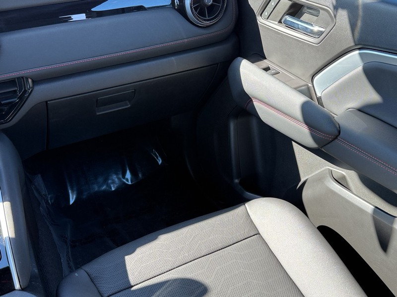 Chevrolet Colorado Vehicle Full-screen Gallery Image 15