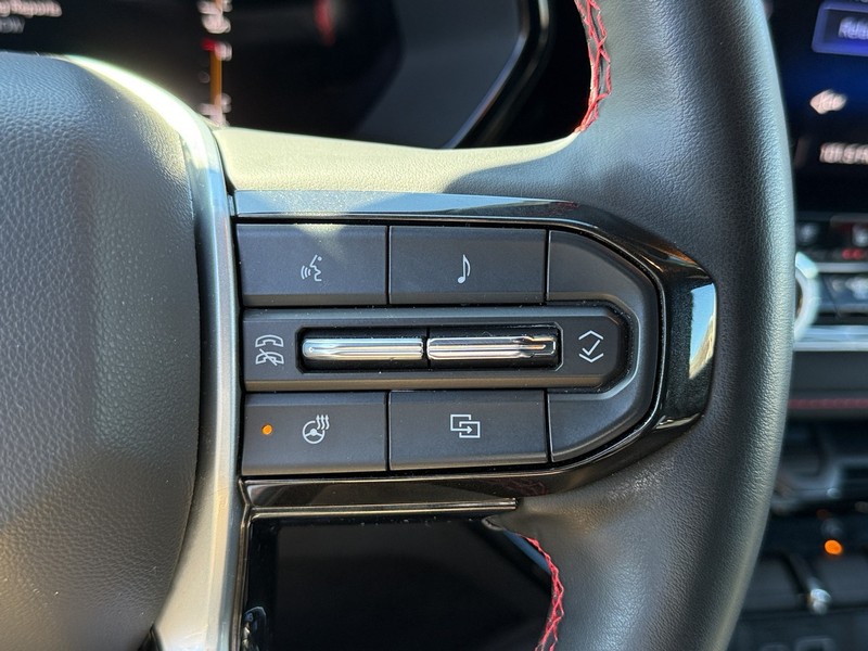 Chevrolet Colorado Vehicle Full-screen Gallery Image 17