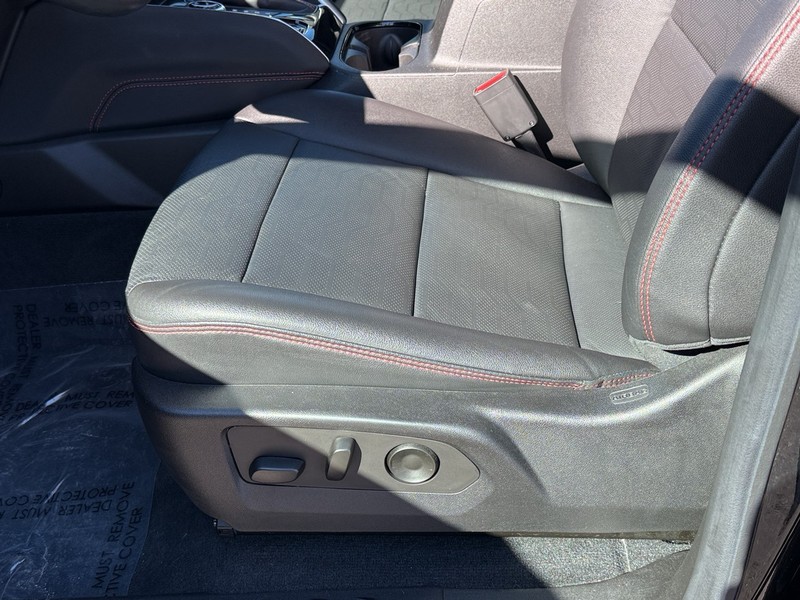 Chevrolet Colorado Vehicle Full-screen Gallery Image 23