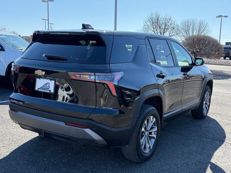 Chevrolet Equinox Vehicle Image 03