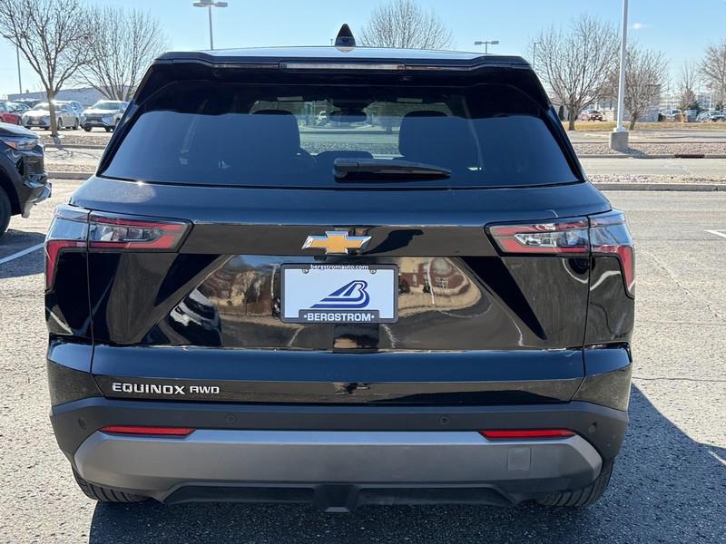 Chevrolet Equinox Vehicle Image 04