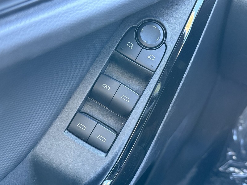 Chevrolet Equinox Vehicle Image 20