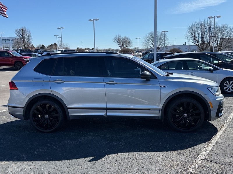 Volkswagen Tiguan Vehicle Image 02