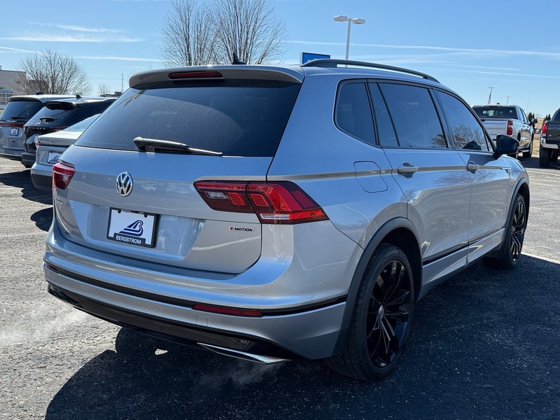 Volkswagen Tiguan Vehicle Image 03