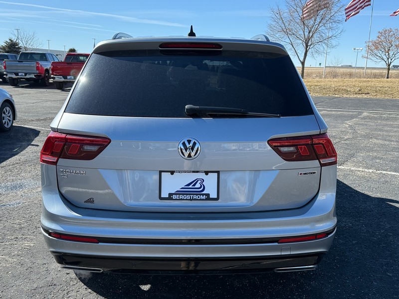 Volkswagen Tiguan Vehicle Image 04