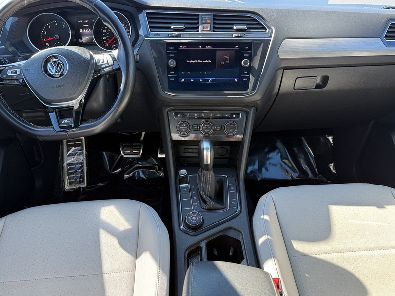 Volkswagen Tiguan Vehicle Image 11