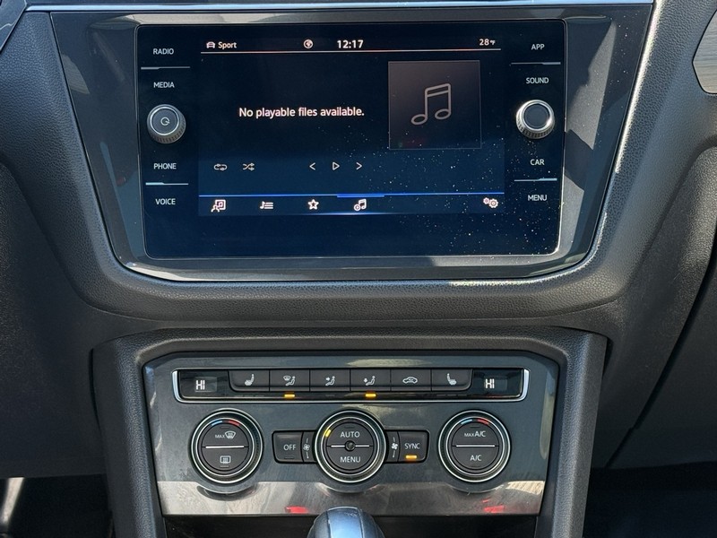 Volkswagen Tiguan Vehicle Image 12