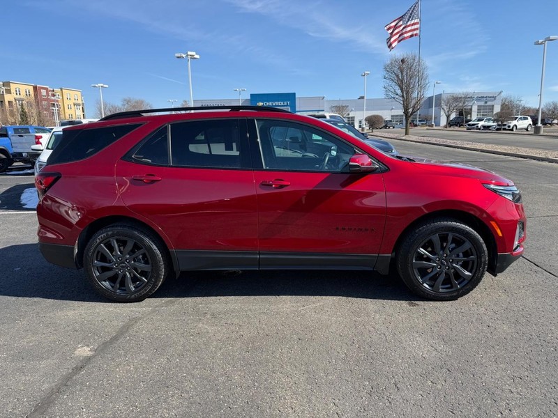 Chevrolet Equinox Vehicle Image 02