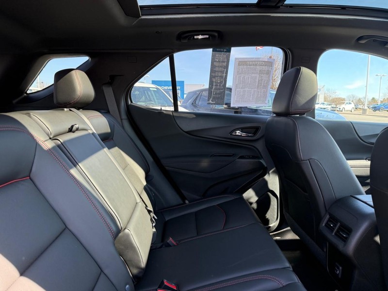 Chevrolet Equinox Vehicle Image 10