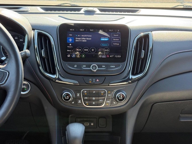 Chevrolet Equinox Vehicle Image 12