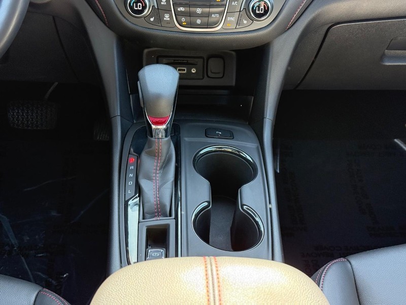 Chevrolet Equinox Vehicle Image 13