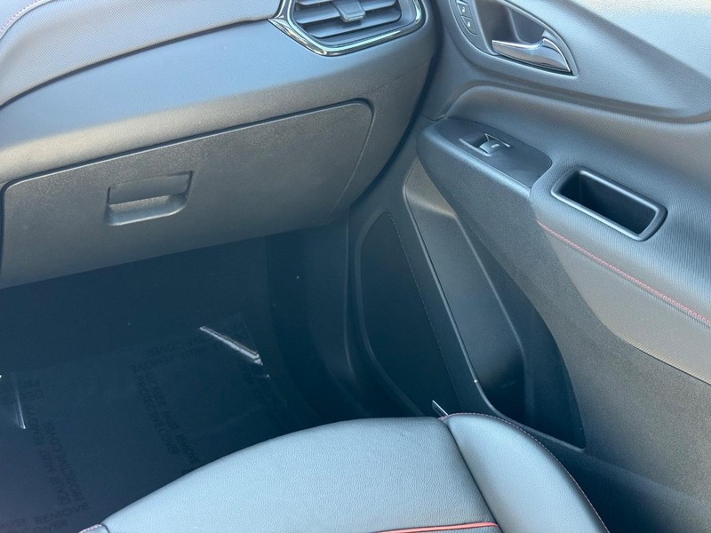 Chevrolet Equinox Vehicle Image 15