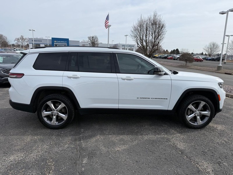 Jeep Grand Cherokee L Vehicle Image 02