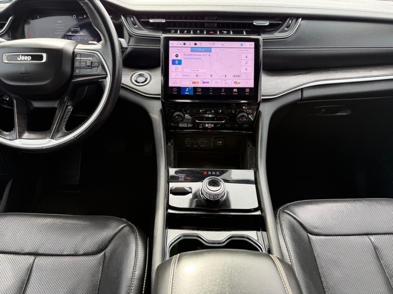 Jeep Grand Cherokee L Vehicle Image 12