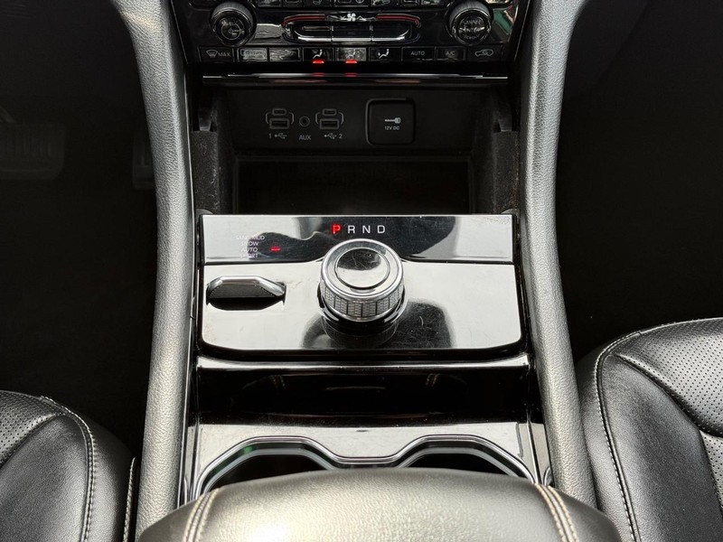 Jeep Grand Cherokee L Vehicle Image 14