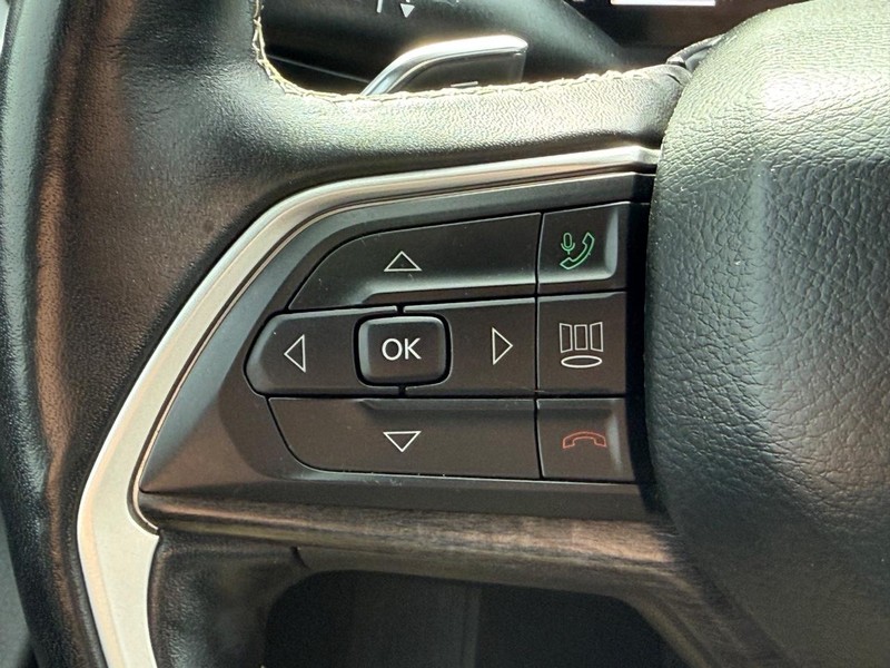 Jeep Grand Cherokee L Vehicle Image 17