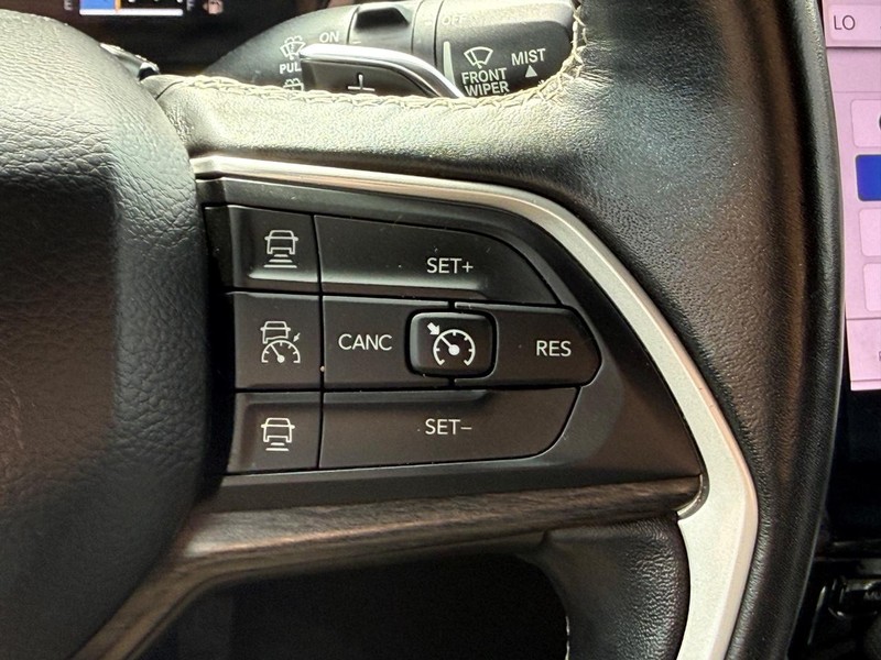 Jeep Grand Cherokee L Vehicle Image 18