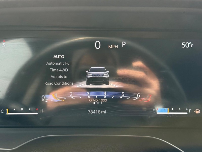 Jeep Grand Cherokee L Vehicle Image 19