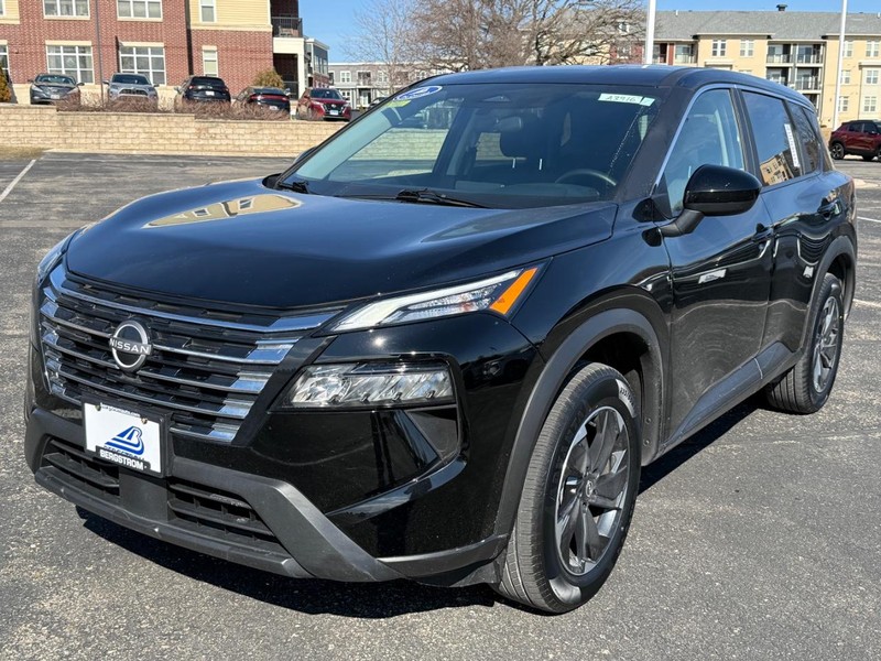 Nissan Rogue Vehicle Image 08