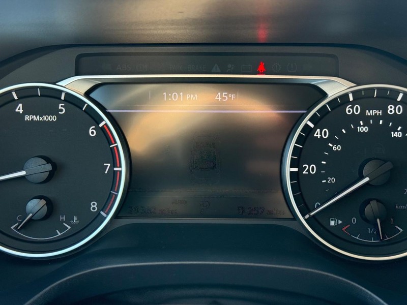 Nissan Rogue Vehicle Image 18