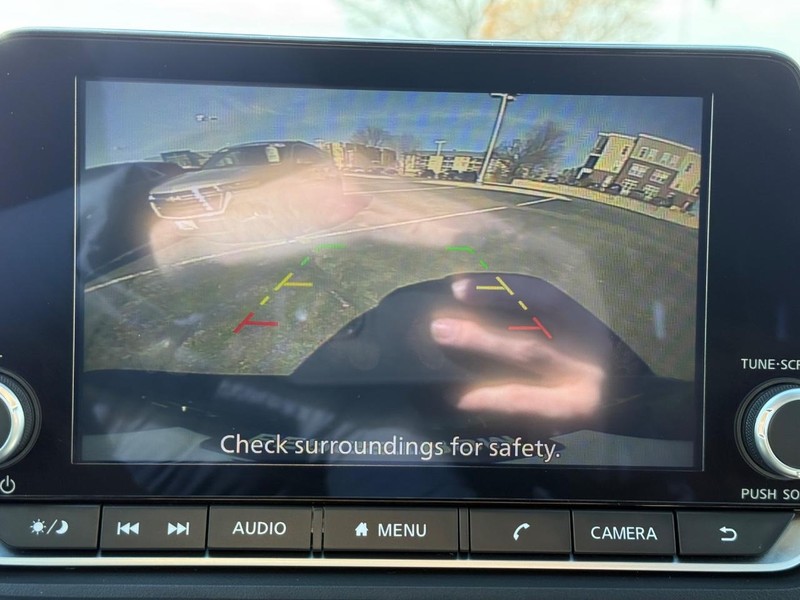 Nissan Rogue Vehicle Image 19