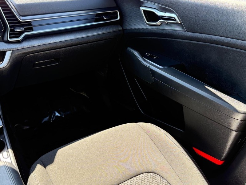Kia Sportage Vehicle Image 16