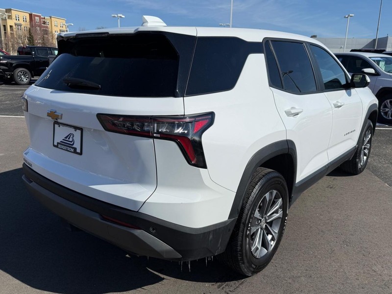 Chevrolet Equinox Vehicle Image 03