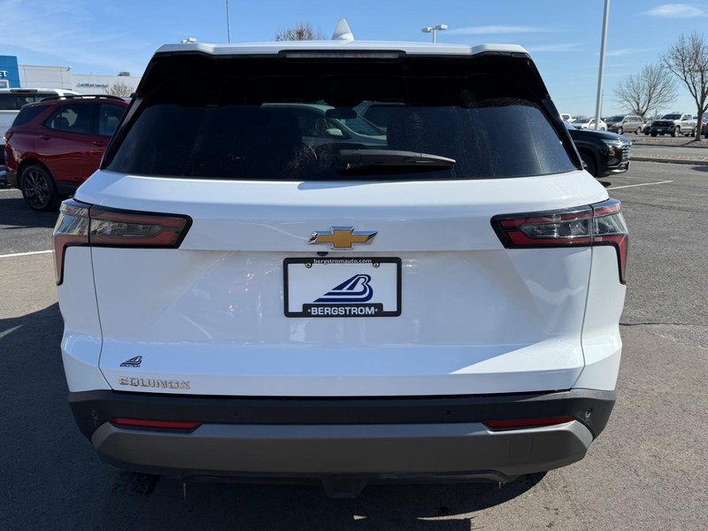 Chevrolet Equinox Vehicle Image 04