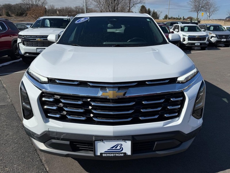 Chevrolet Equinox Vehicle Image 09